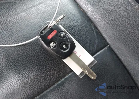 2013 Honda Pilot Touring z USA, uszkodzony, nr VIN 5FNYF3H96DB027670